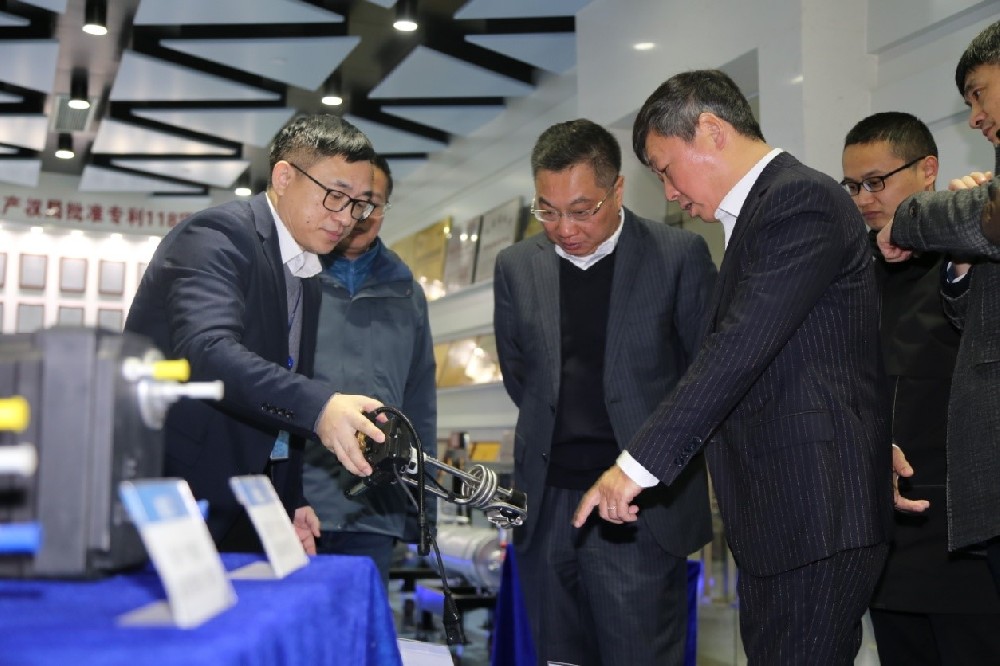 上海柴油机股份有限公司徐秋华总经理一行光临百乐博调研领导